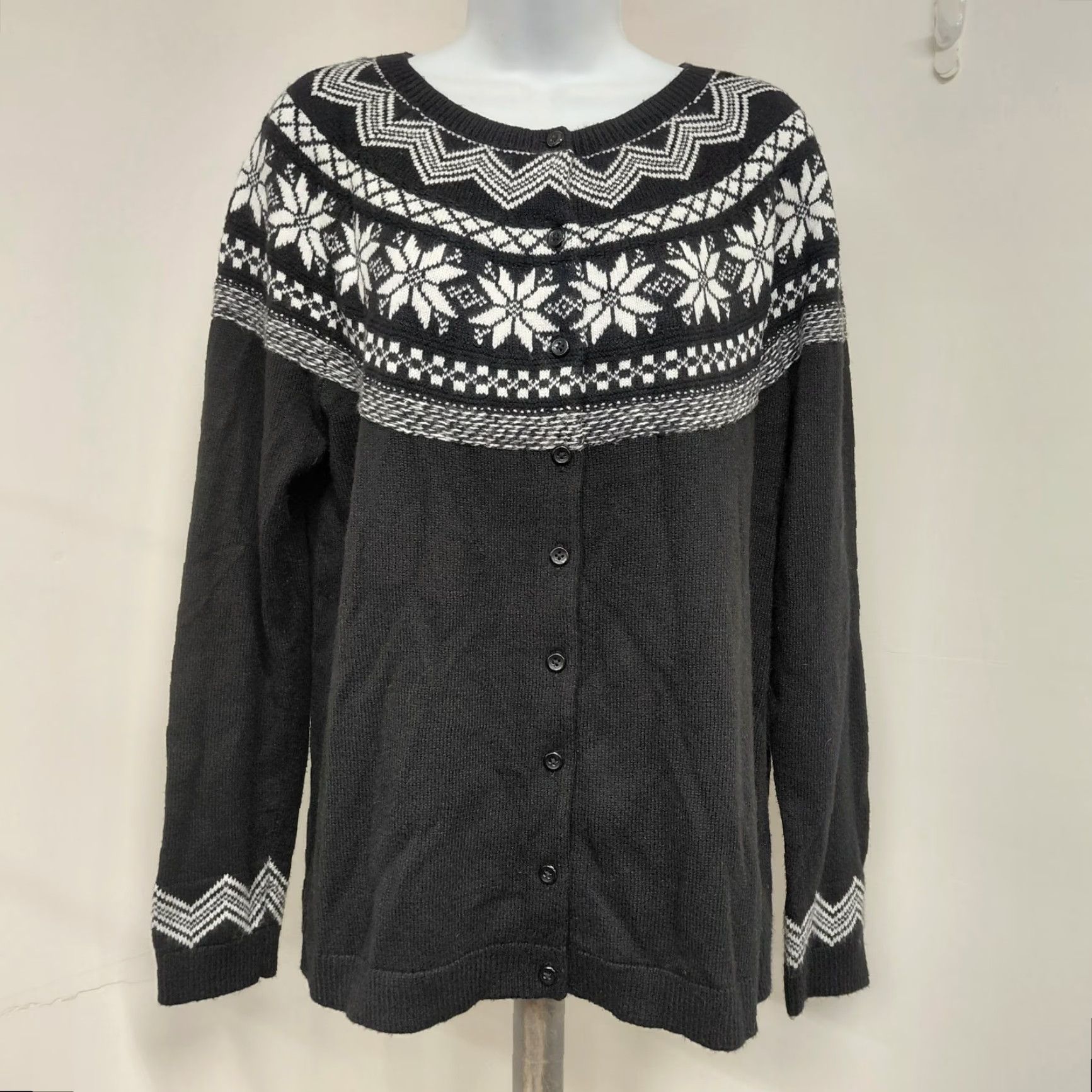 Talbots Talbots Cardigan Women’s Large Black & White Fair Isle Snowflake Knit Sweater Crew Neck Buttoned Raglan Sleeve Size L / US 10 / IT 46 - 2 Thumbnail
