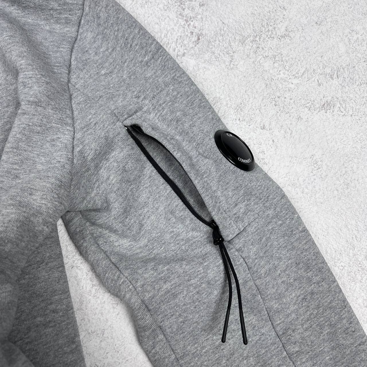 C.P. Company C.P. Company Grey Crew Neck Sweatshirt Arm Lens Logo Detail Size US S / EU 44-46 / 1 - 13 Thumbnail