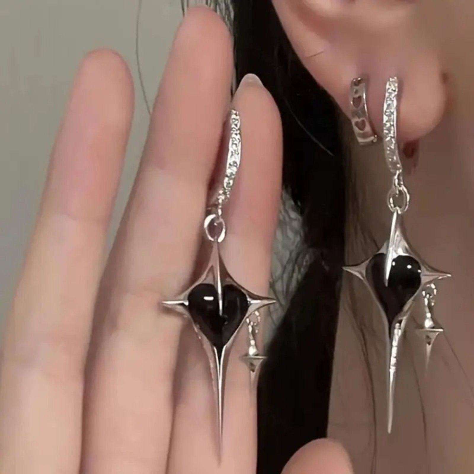 Other Goth Emo Punk Avant Garde Black Heart Spike Drop Earrings Size ONE SIZE - 1 Thumbnail