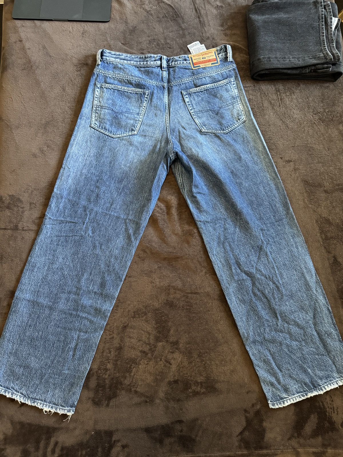 Diesel Diesel 2001 D-Macro Size 32 Size US 32 / EU 48 - 2 Thumbnail