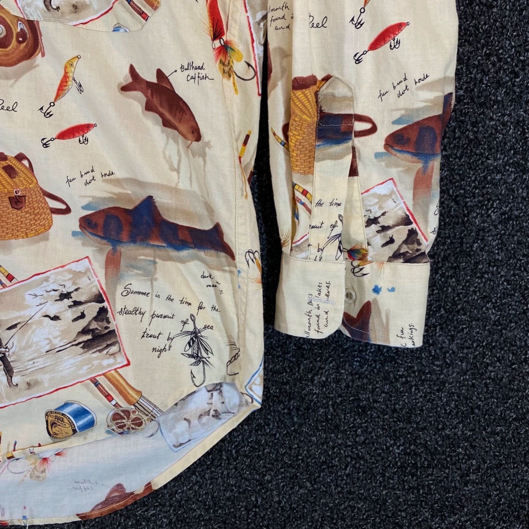 Vintage Cotton Brothers Shirt Mens Size Medium White Brown Fishing Lures Reels Fish Size US M / EU 48-50 / 2 - 5 Thumbnail