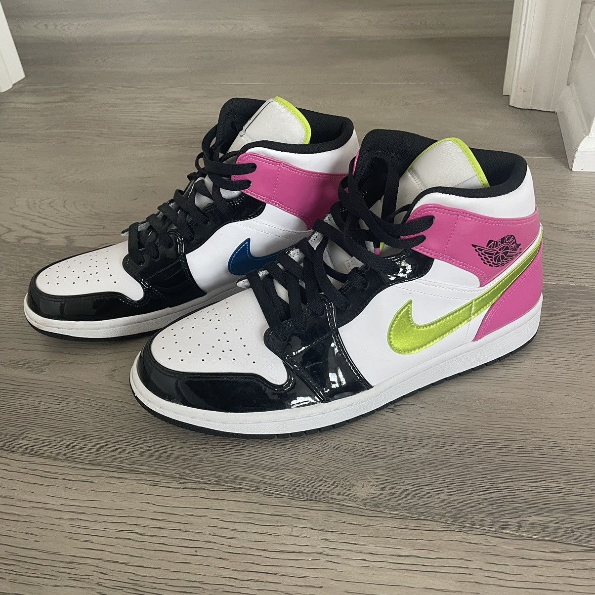 Air Jordan 1 Mid White Black Cyber Pink