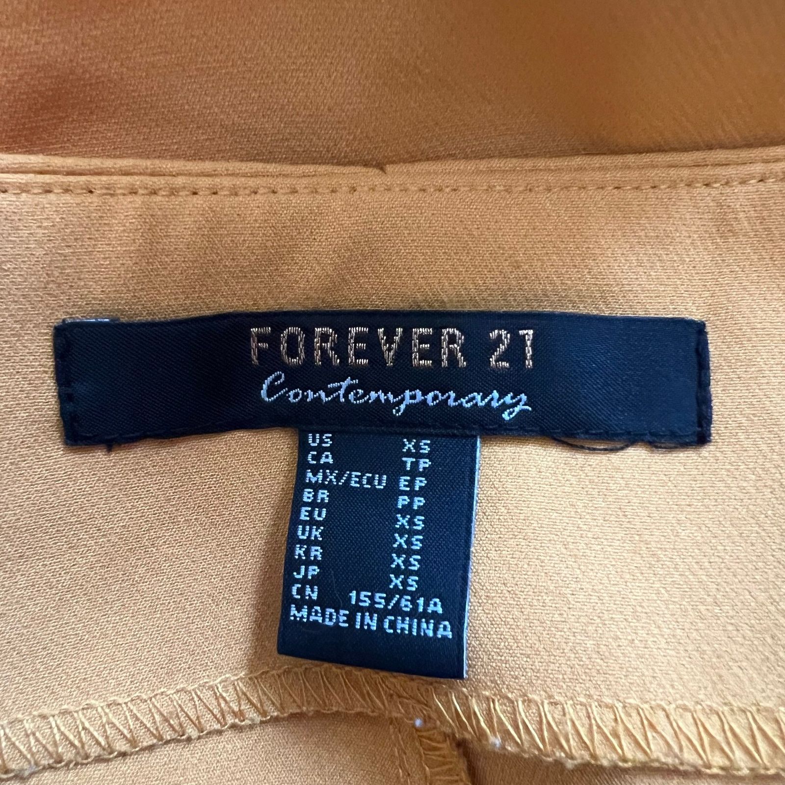 Forever 21 Forever 21 Yellow Belted Shorts, XS Size 25" / US 0 / IT 36 - 4 Thumbnail