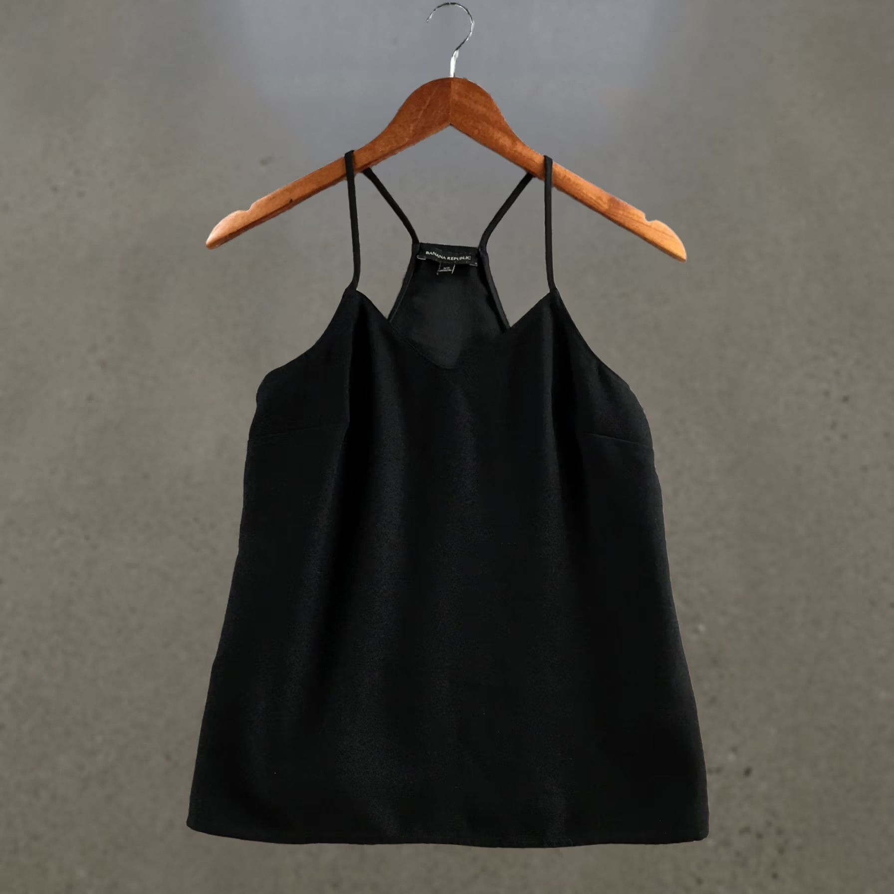 Banana Republic Banana Republic Camisole Womens XS Black Spaghetti Strap Tank Top Size XS / US 0-2 / IT 36-38 - 1 Thumbnail