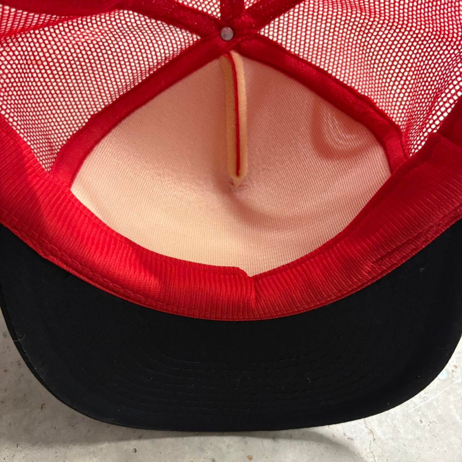 Japanese Brand × Vintage Crazy Vintage Flies Spread Disease Text Graphic Trucker Hat Size ONE SIZE - 3 Thumbnail