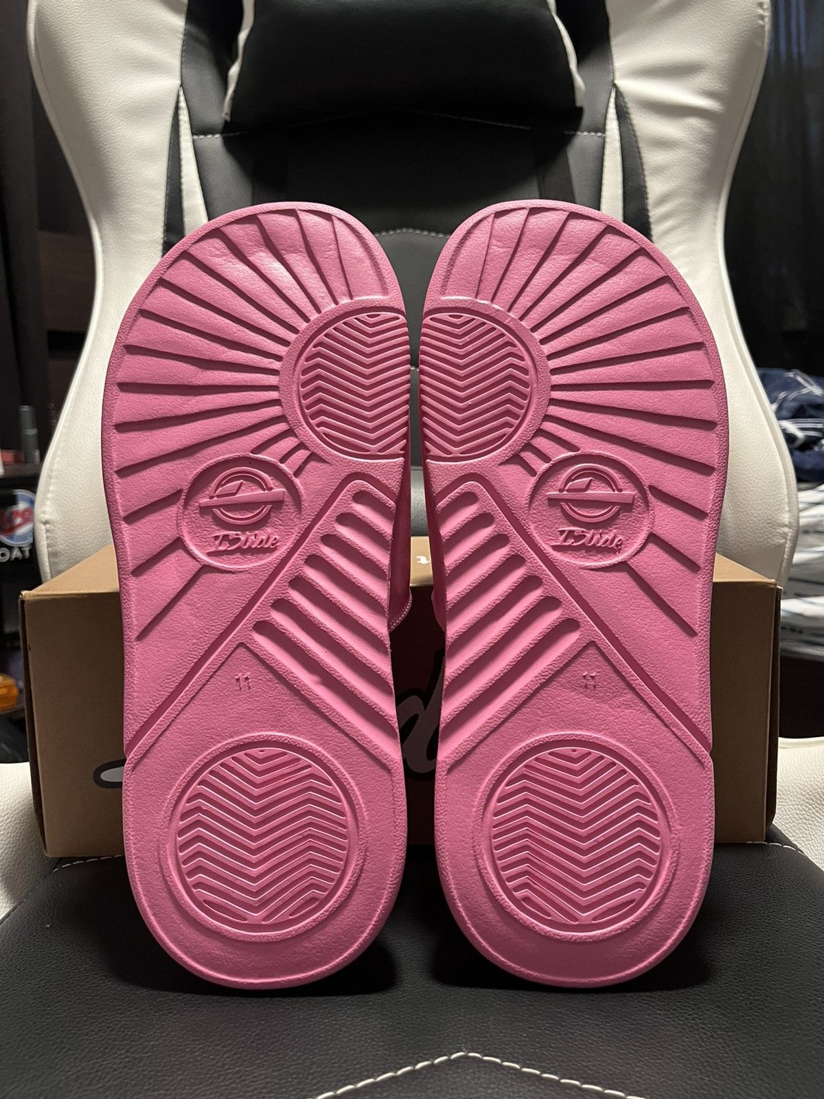Other Strawberry Park Pink Mirror Slides Size 11 Size US 11 / EU 44 - 4 Thumbnail