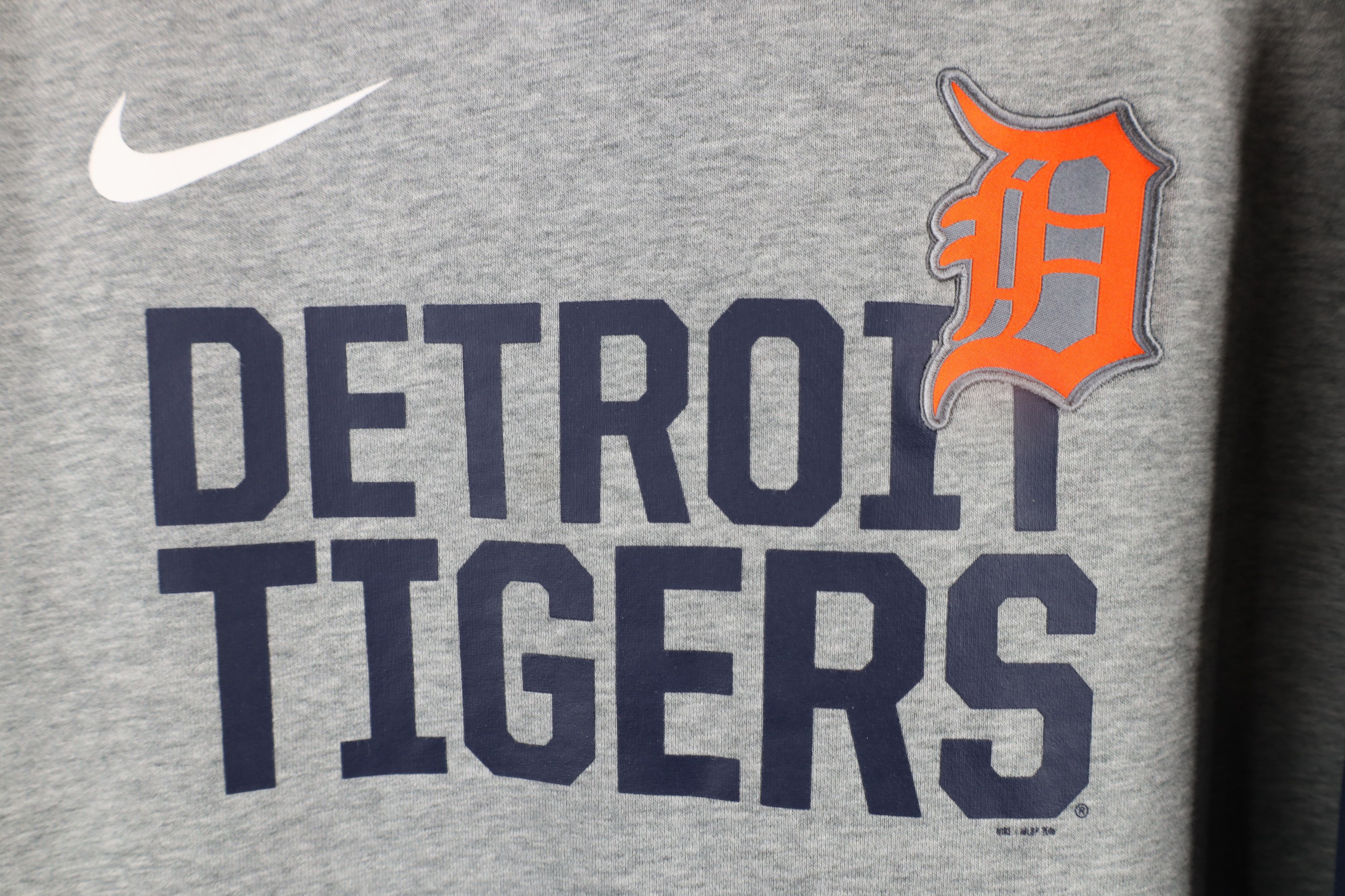 Nike × Vintage Nike Spell Out Old English D Detroit Tigers Baseball Hoodie Size US L / EU 52-54 / 3 - 4 Thumbnail