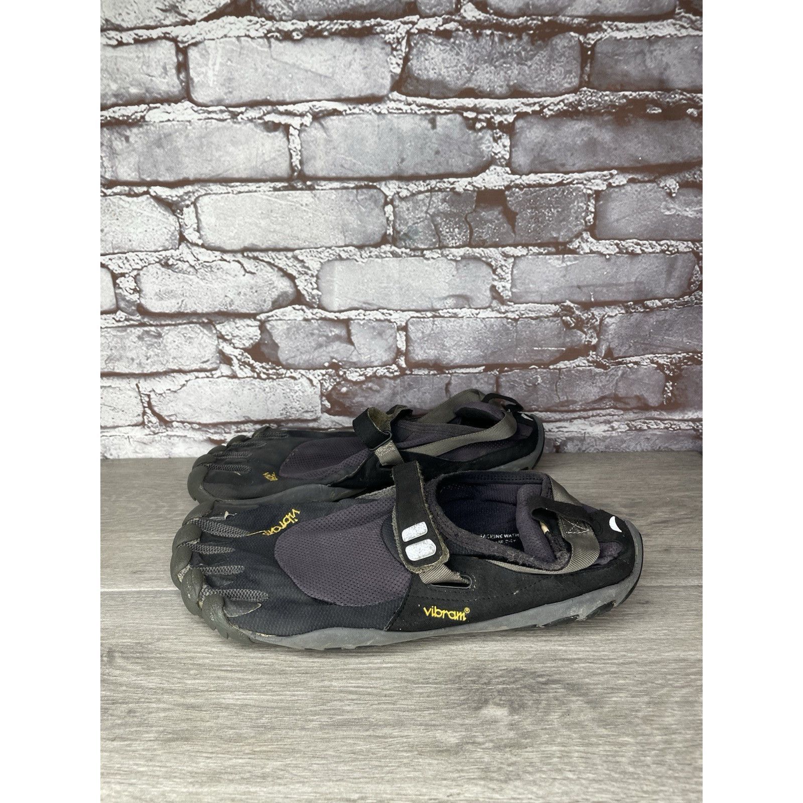 Vibram Vibram FiveFingers Black Synthetic Barefoot Running Shoes Me Size US 13 / EU 46 - 11 Thumbnail