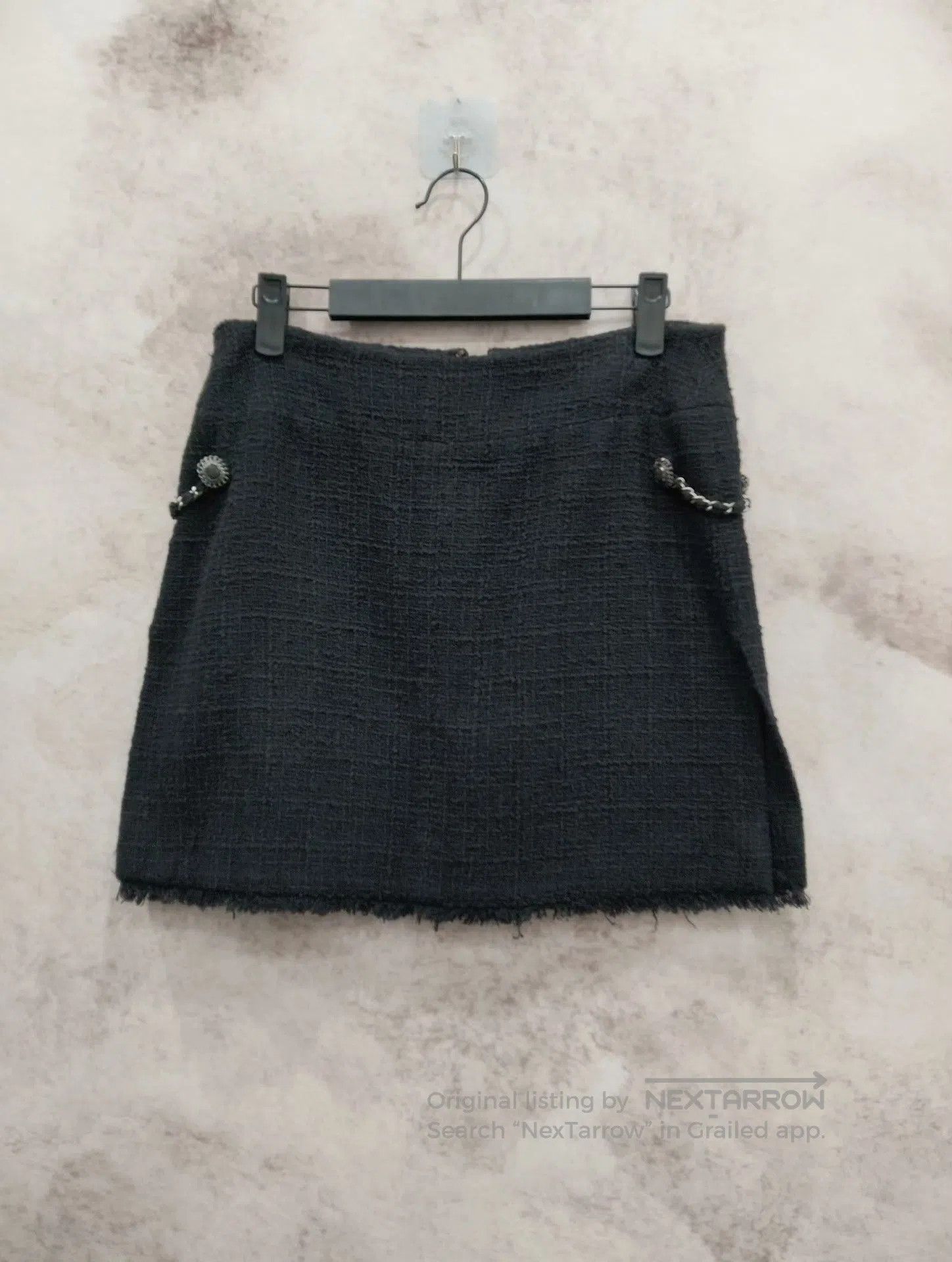 Chanel Chanel Black Textured Short Skirt. Size 37" - 1 Thumbnail