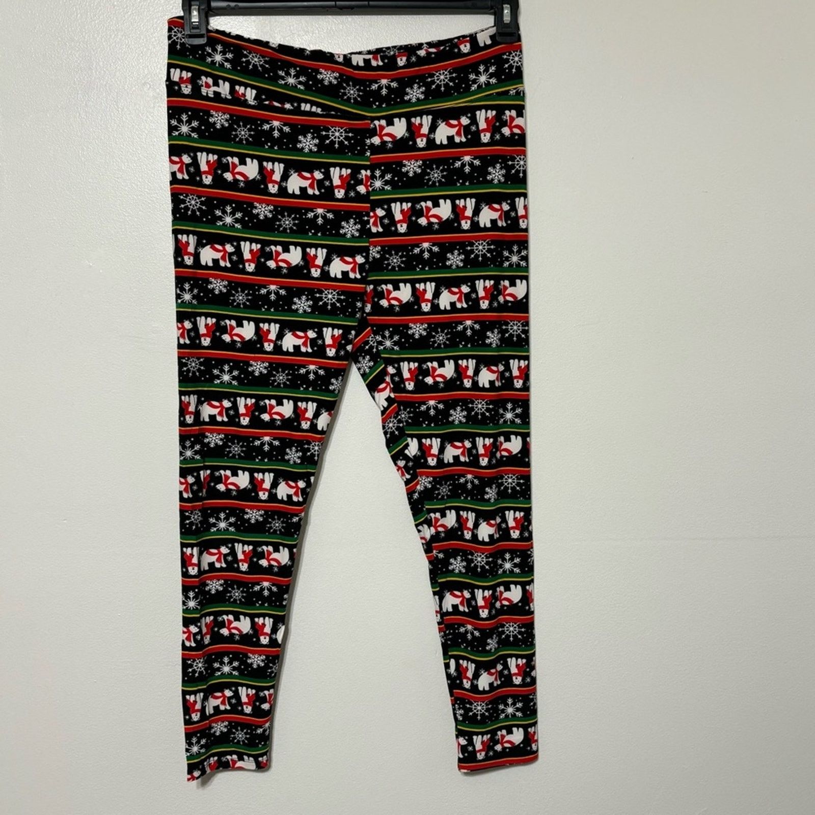 Other Fashion Nova Black Snowflake and Polar Bear Leggings Size 2X Size 27" / US 4 / IT 40 - 2 Thumbnail