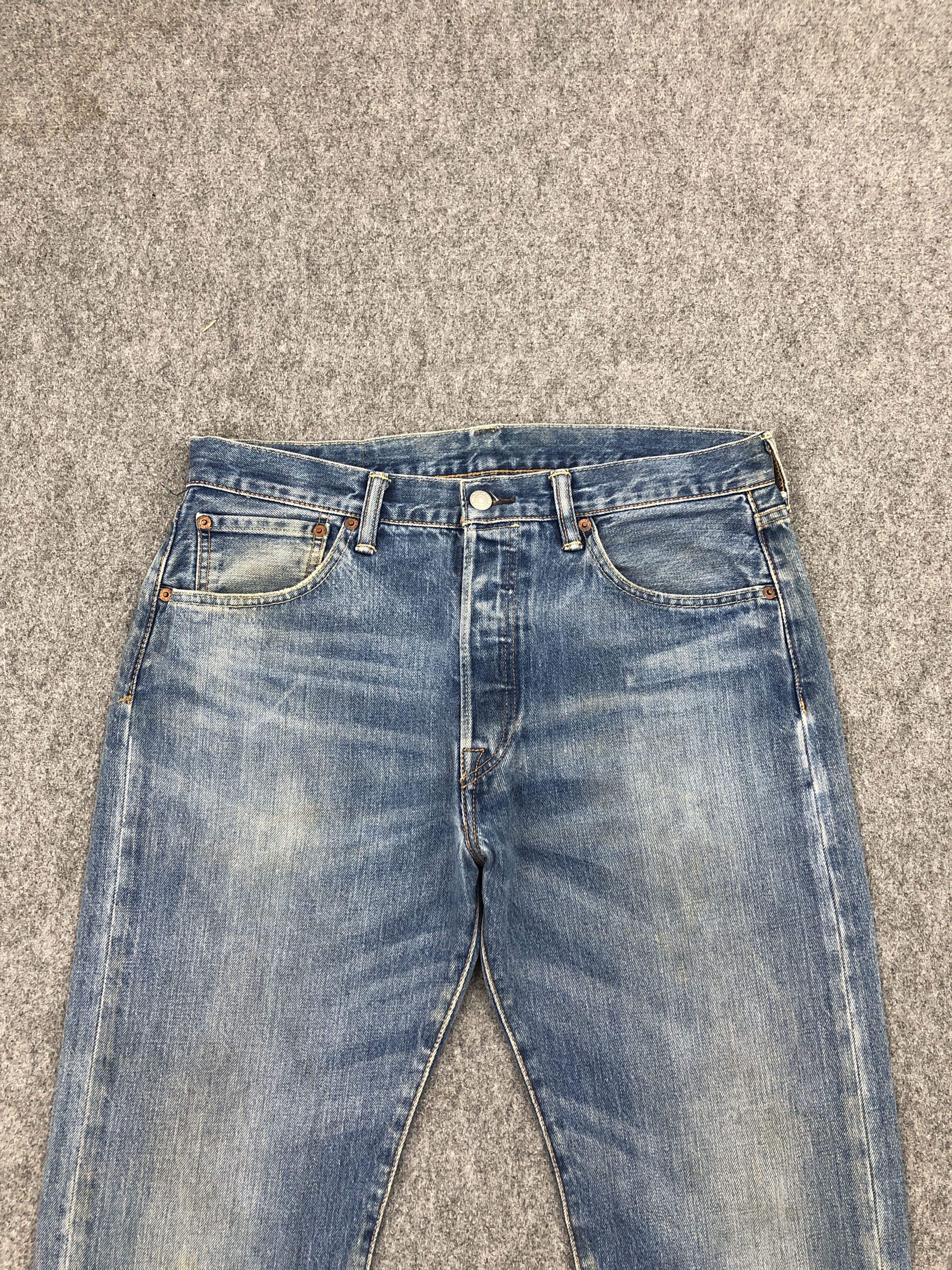 Levi's × Vintage Vintage Levis 501 Faded Blue Denim Jeans Size US 32 / EU 48 - 2 Thumbnail