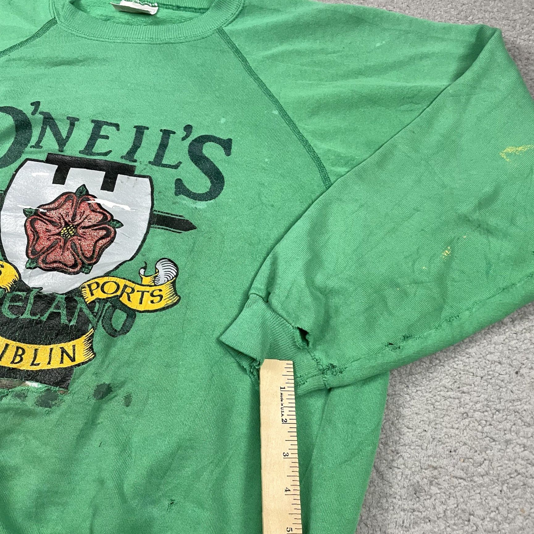 Hanes VINTAGE Hanes Sweatshirt Adult XL Green Ales & Ports Dublin Ireland Distressed Shirt Mens XL Green Logo Print 90s USA Dublin Ireland Size US XL / EU 56 / 4 - 6 Thumbnail