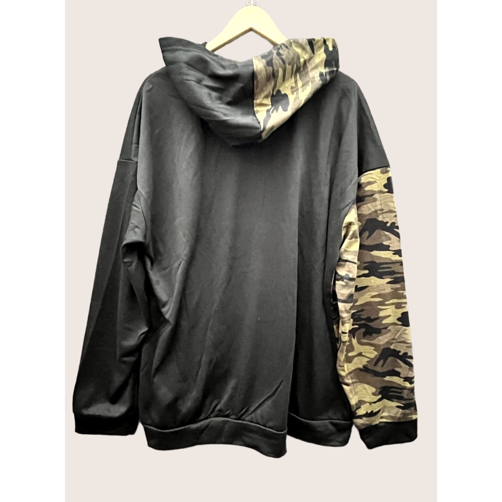 Shein SHEIN EZ Wear Color Block Long Sleeve Hooded Sweatshirt Black/Camo XXL Women Shirt Hoodie Color Block Multicolor 90s Theme Size XXL / US 16-18 / IT 52-54 - 1 Thumbnail