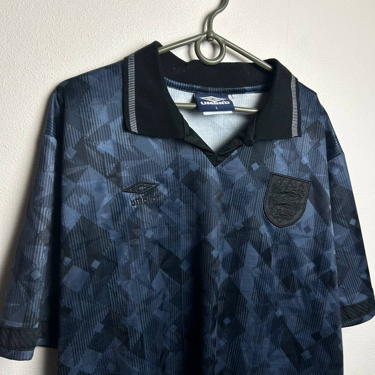 Umbro Vintage Umbro England 1999 home soccer national jersey Size US L / EU 52-54 / 3 - 2 Thumbnail