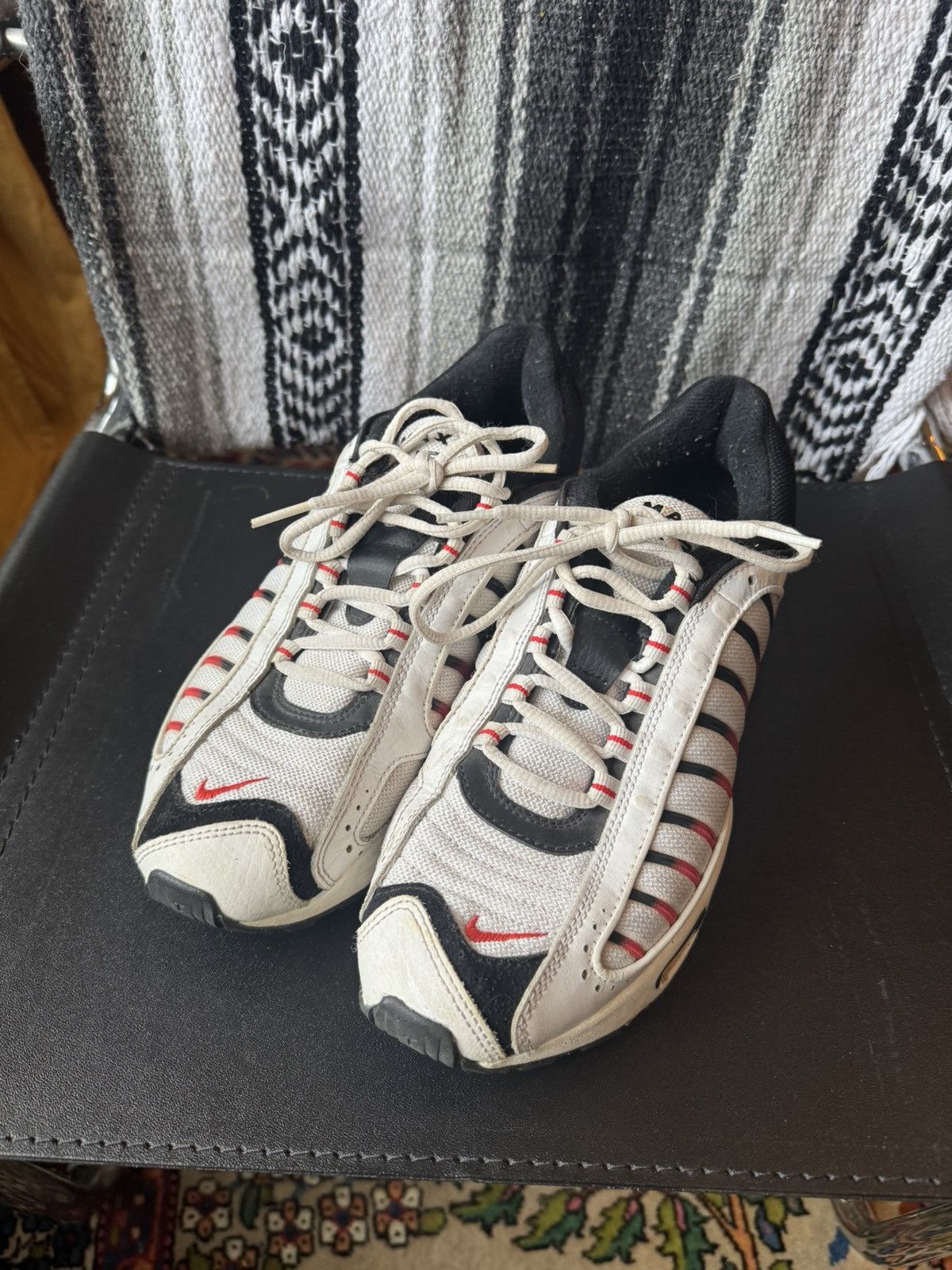 Nike White & Black Air Max Tailwind IV Sneakers Size US 9 / EU 42 - 2 Thumbnail