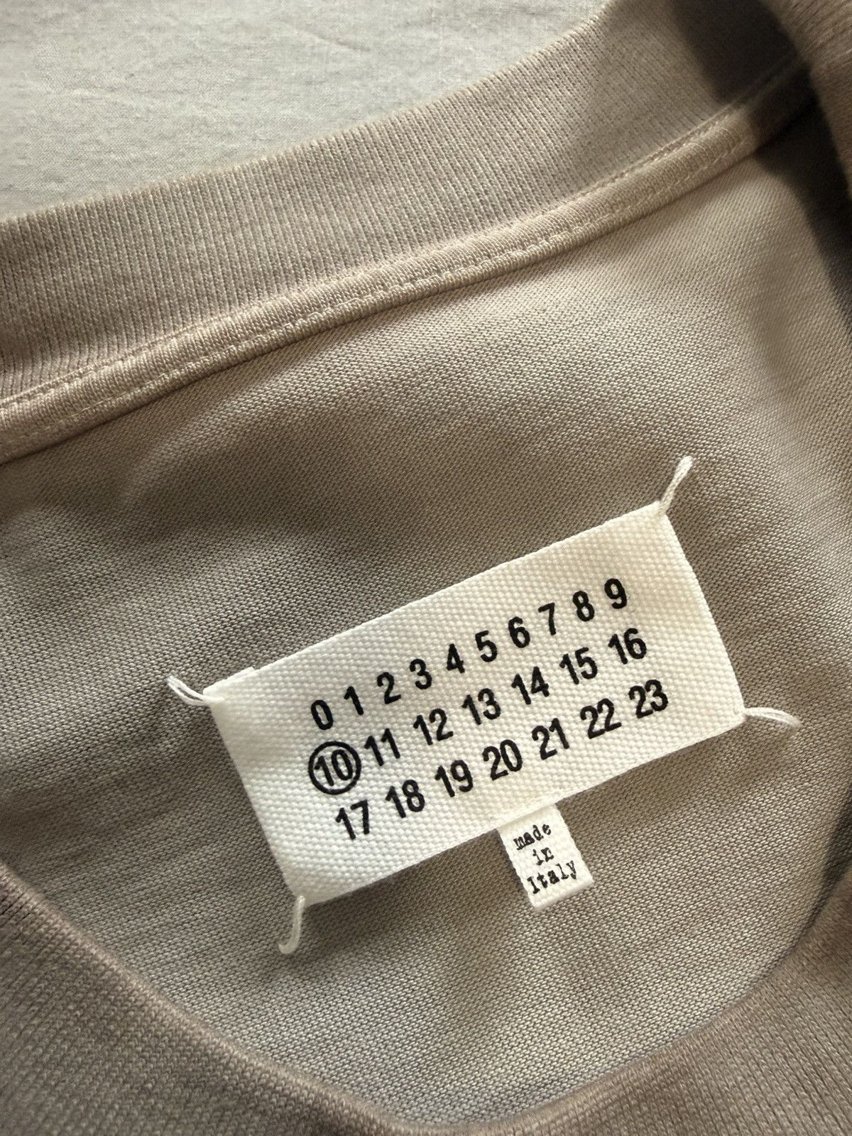 Maison Margiela Maison Margiela Taupe Logo Shirt sz Large Size US L / EU 52-54 / 3 - 4 Thumbnail