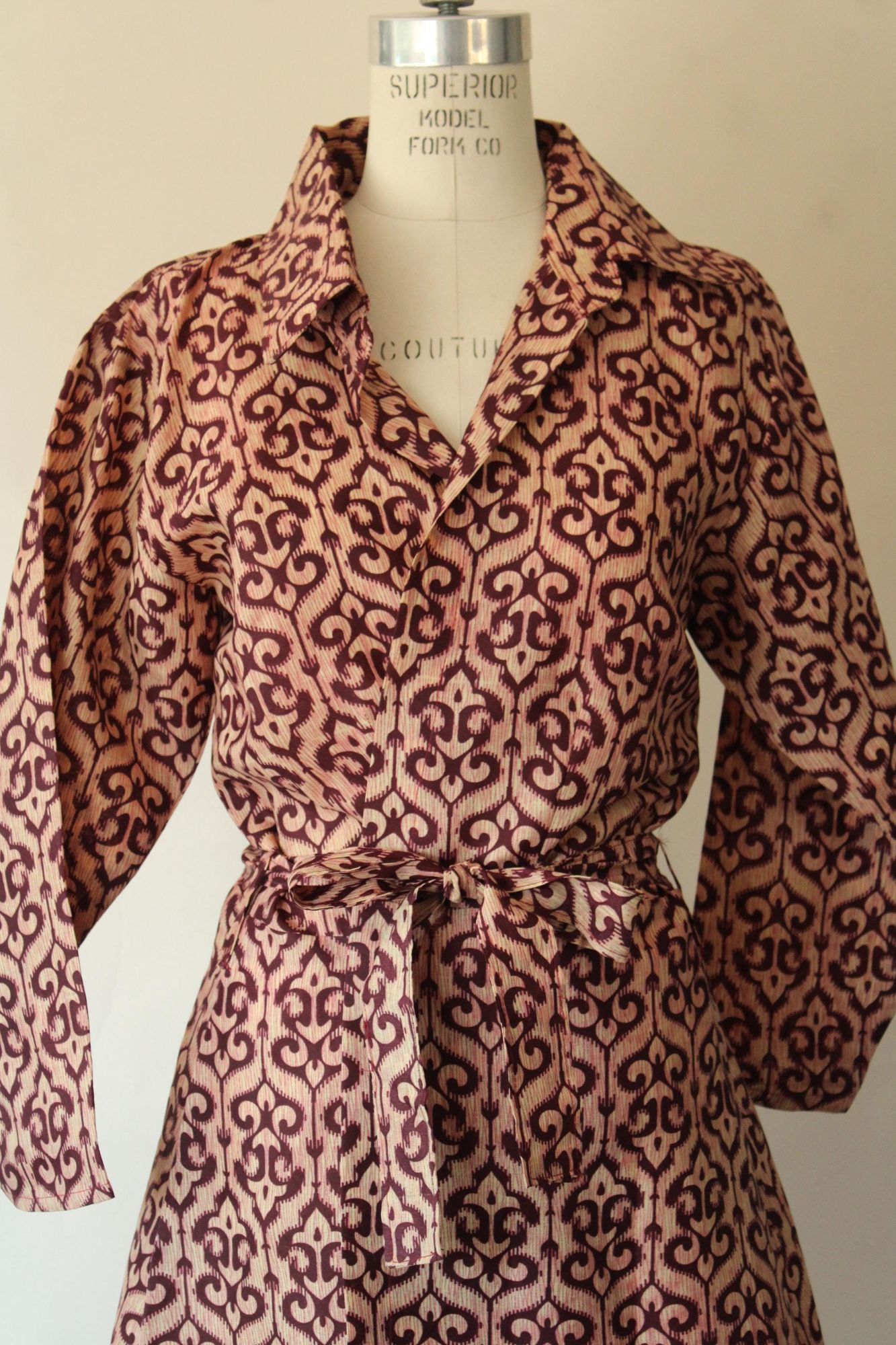 Vintage Vintage 1960s 1970s Dress, Burgundy and Ivory Batik Ethnic P Size M / US 6-8 / IT 42-44 - 3 Thumbnail