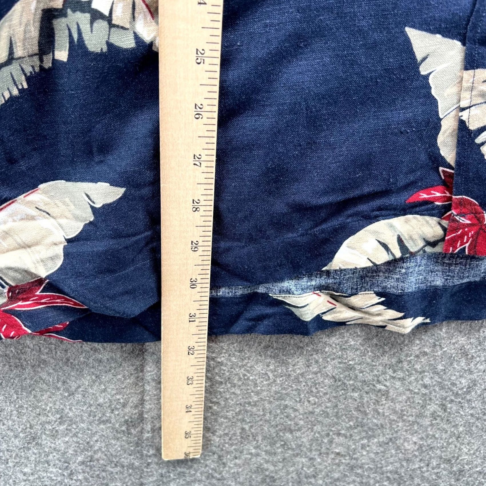 Nautica VINTAGE Nautica Shirt Mens M Blue Red Floral Linen Button-Down Collar Short Sleeve Button-Up Casual Formal Workwear 46 in Chest Mens Regular - Size US M / EU 48-50 / 2 - 4 Thumbnail