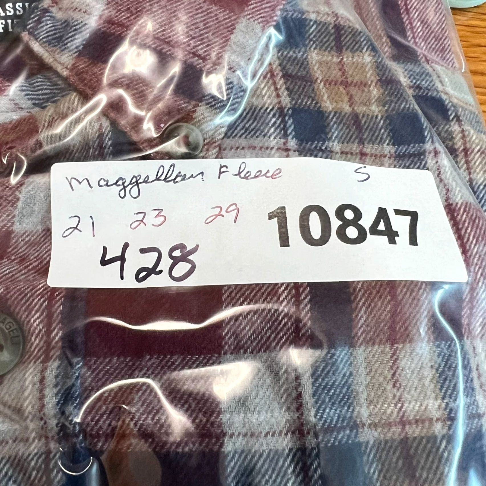 Vintage Magellan Plaid Flannel Button-Down Shirt Mens Size Small Maroon Casual Outdoor Size US S / EU 44-46 / 1 - 8 Thumbnail