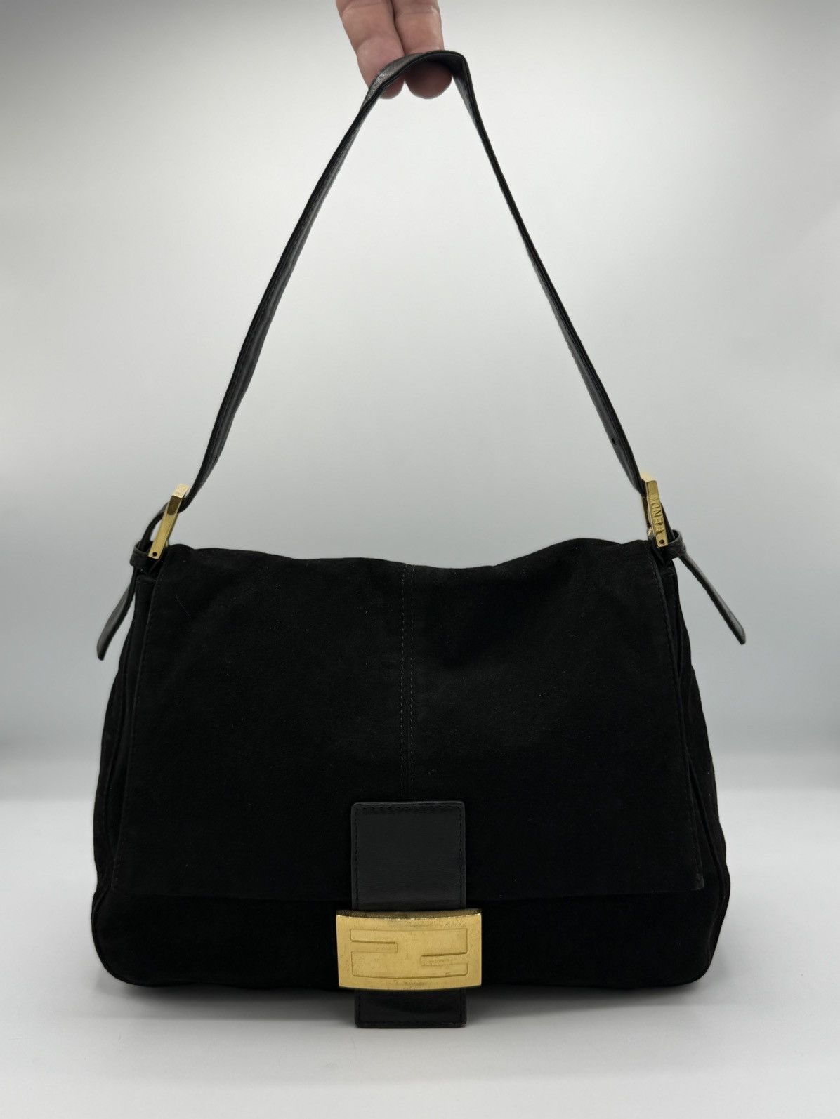 Fendi Mamma Baguette Shoulder Bag in Black, Women's