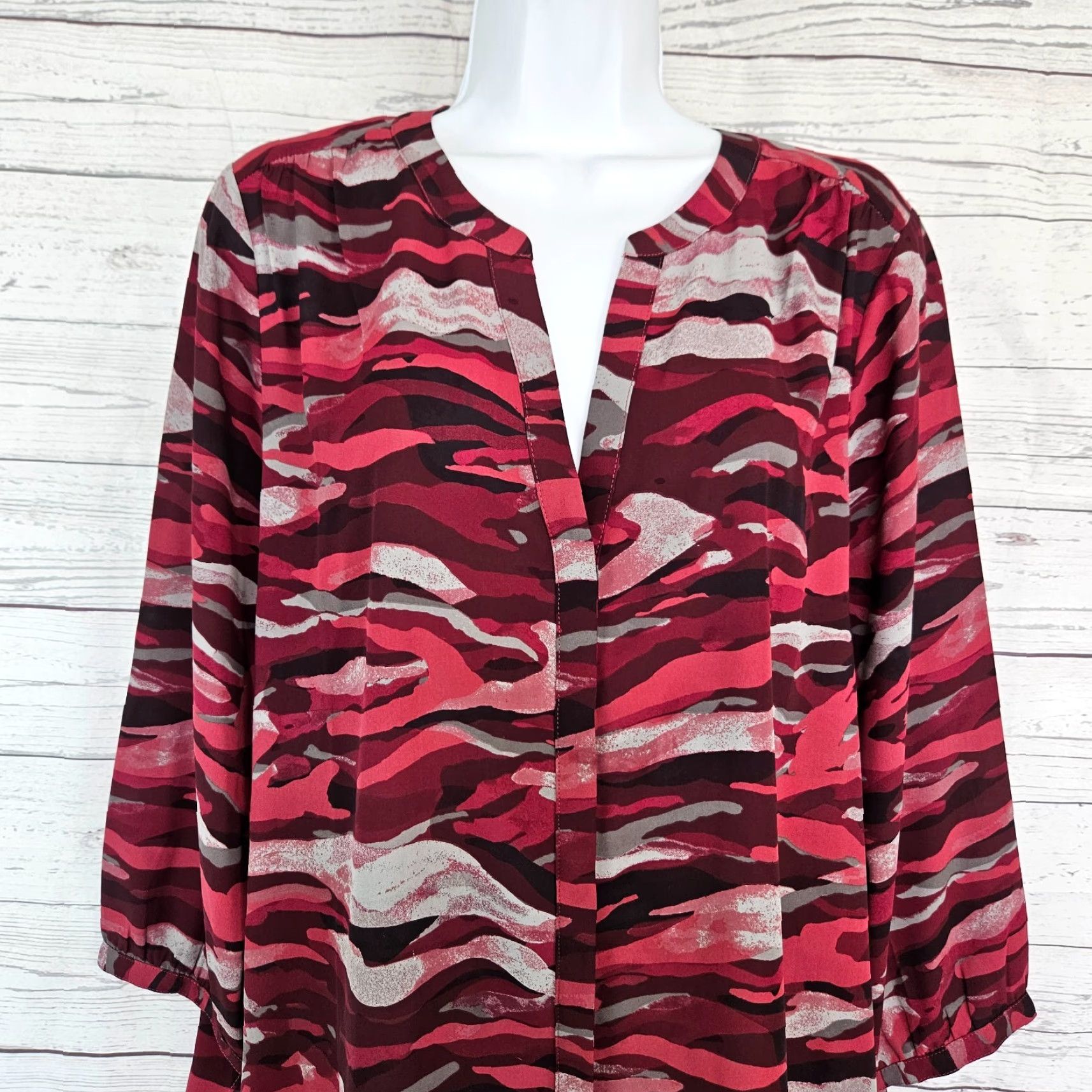 NYDJ VINTAGE NYDJ Womens Button Front Top 3/4 Sleeve Blouse Size L Red Gray Camo Womens Size L / US 10 / IT 46 - 2 Thumbnail