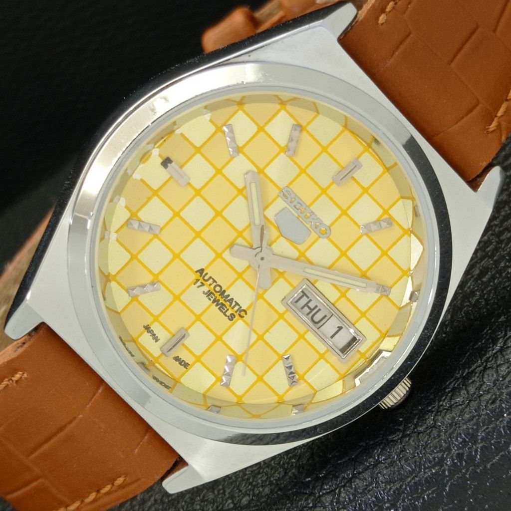 Seiko REFURBISHED VINTAGE SEIKO 5 AUTO JAPAN MENS WATCH a440208 Size 38 - 1 Thumbnail