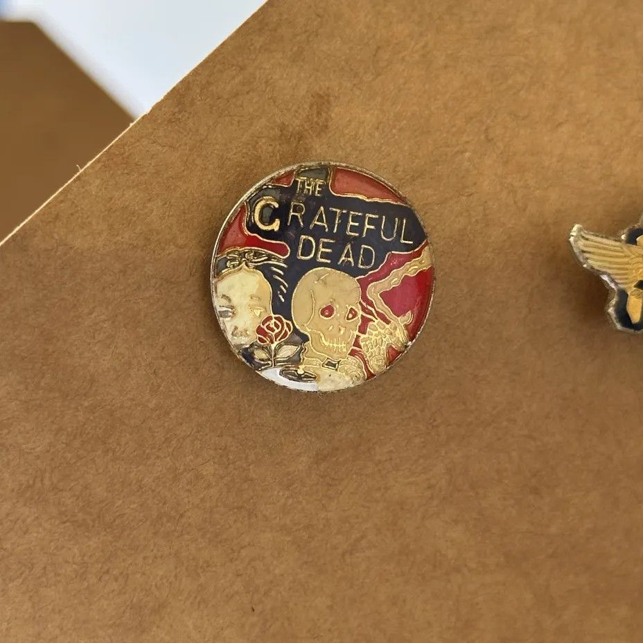 Grateful Dead Vintage 70s Grateful Dead Skeletons From The Closet Pin Size ONE SIZE - 2 Thumbnail