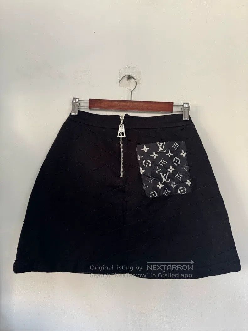 Louis Vuitton Louis Vuitton size l Black hip skirt Size 24" / US 00 / IT 34 - 4 Thumbnail