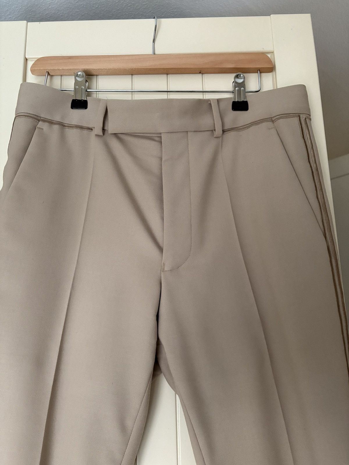 Haider Ackermann Haider Ackermann cropped pants beige gold details Size US 44 / EU 60 - 2 Thumbnail
