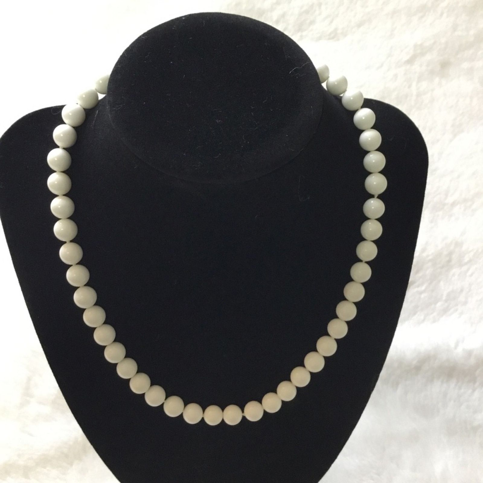 Other White Beads Necklace Size ONE SIZE - 1 Thumbnail
