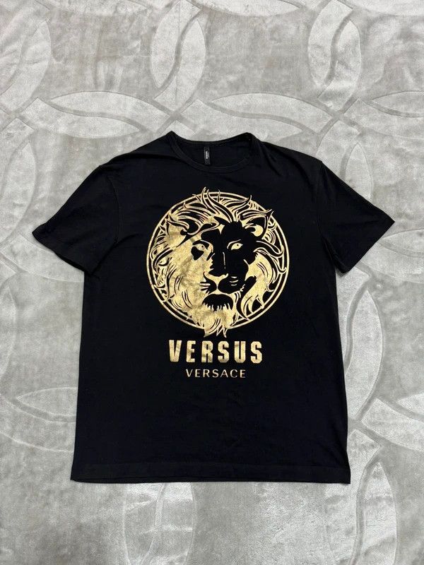 Versus Versace Gianni Versace Versus Gold Logo Tshirt Tee size M Size US M / EU 48-50 / 2 - 1 Thumbnail