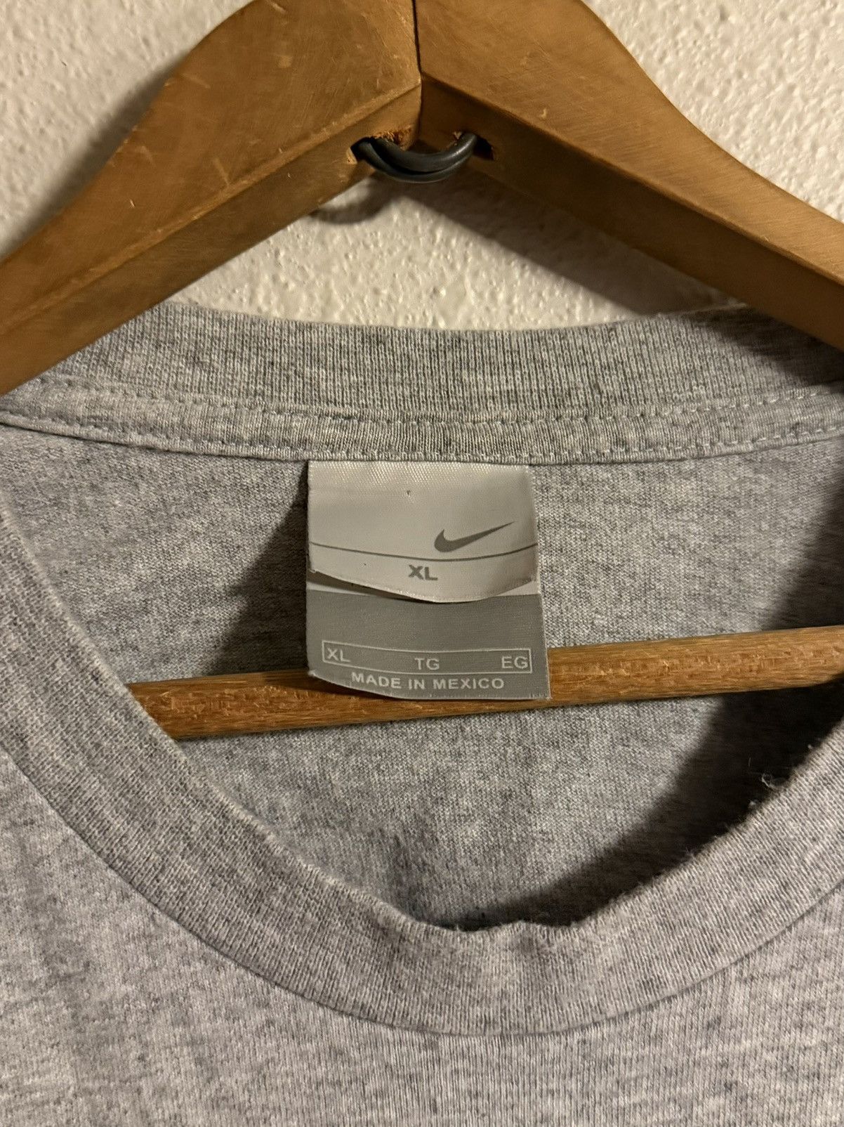 Nike vtg y2k nike long sleeve cotton shirt xl 2000s silver tag Size US XL / EU 56 / 4 - 3 Thumbnail