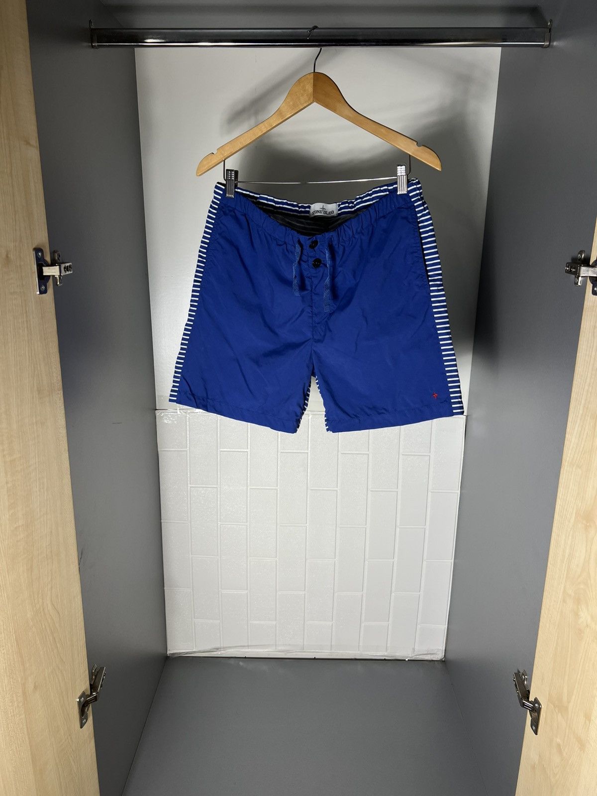 Stone Island STONE ISLAND MARINA SHORTS Size US 32 / EU 48 - 2 Thumbnail