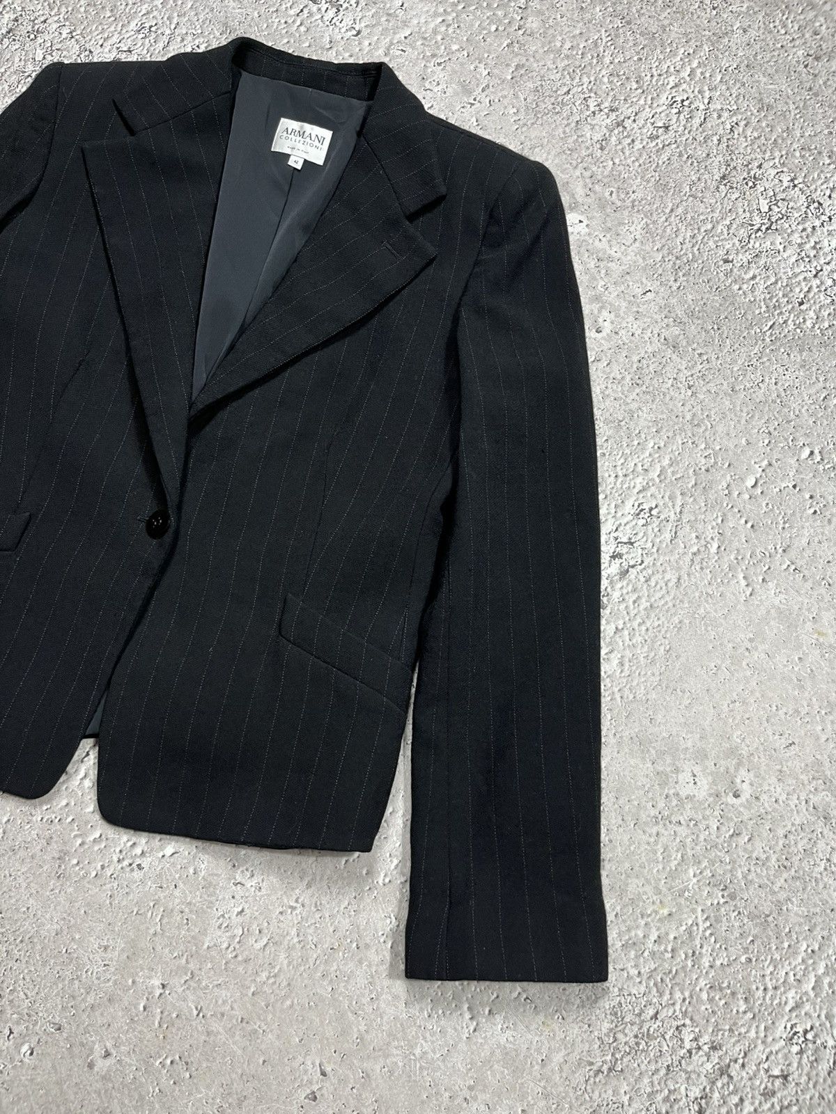 Armani Collezioni Armani Collezioni Women Black Virgin Wool Blazer Jacket 42 Size M / US 6-8 / IT 42-44 - 2 Thumbnail