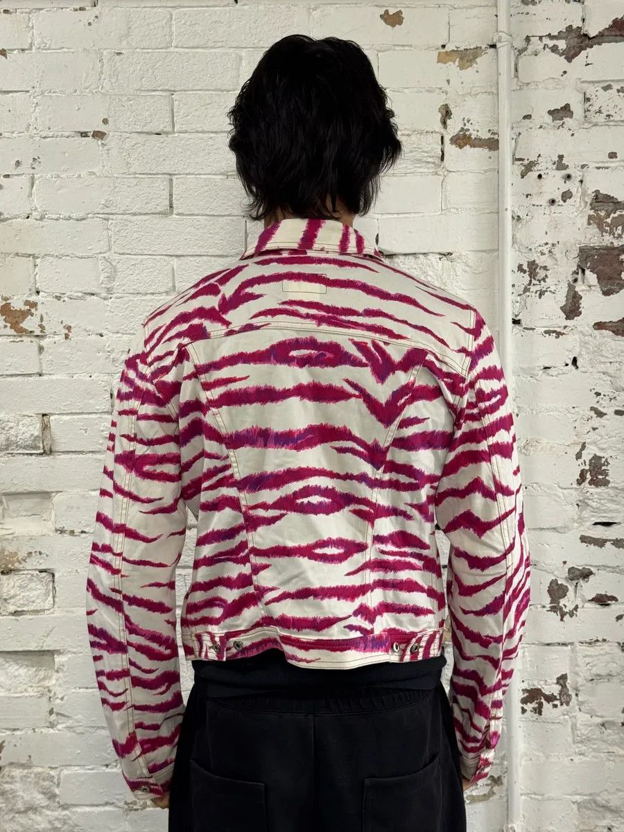 Dolce & Gabbana 2000s Dolce & Gabbana Tiger Stripes White & Fuschia Jacket Size US M / EU 48-50 / 2 - 3 Thumbnail