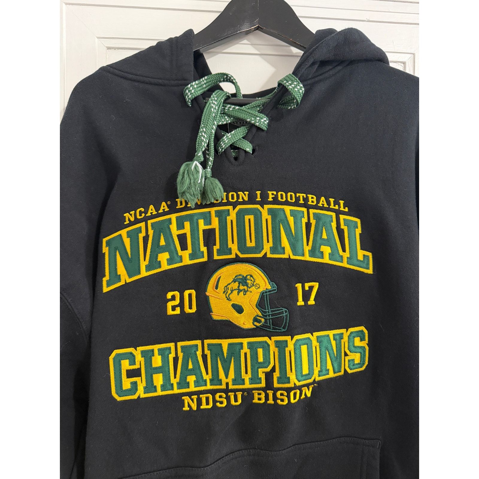 NCAA NDSU Bison 2017 National Champions Hoodie Size Large Size US L / EU 52-54 / 3 - 3 Thumbnail