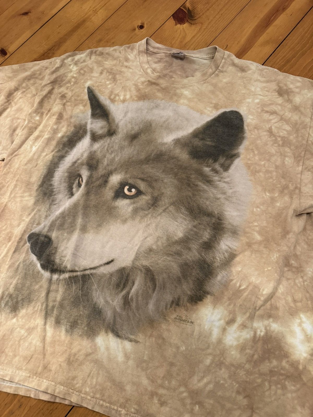 Gildan Vintage Wolf tee. Tagged 2XL Size US XL / EU 56 / 4 - 1 Thumbnail