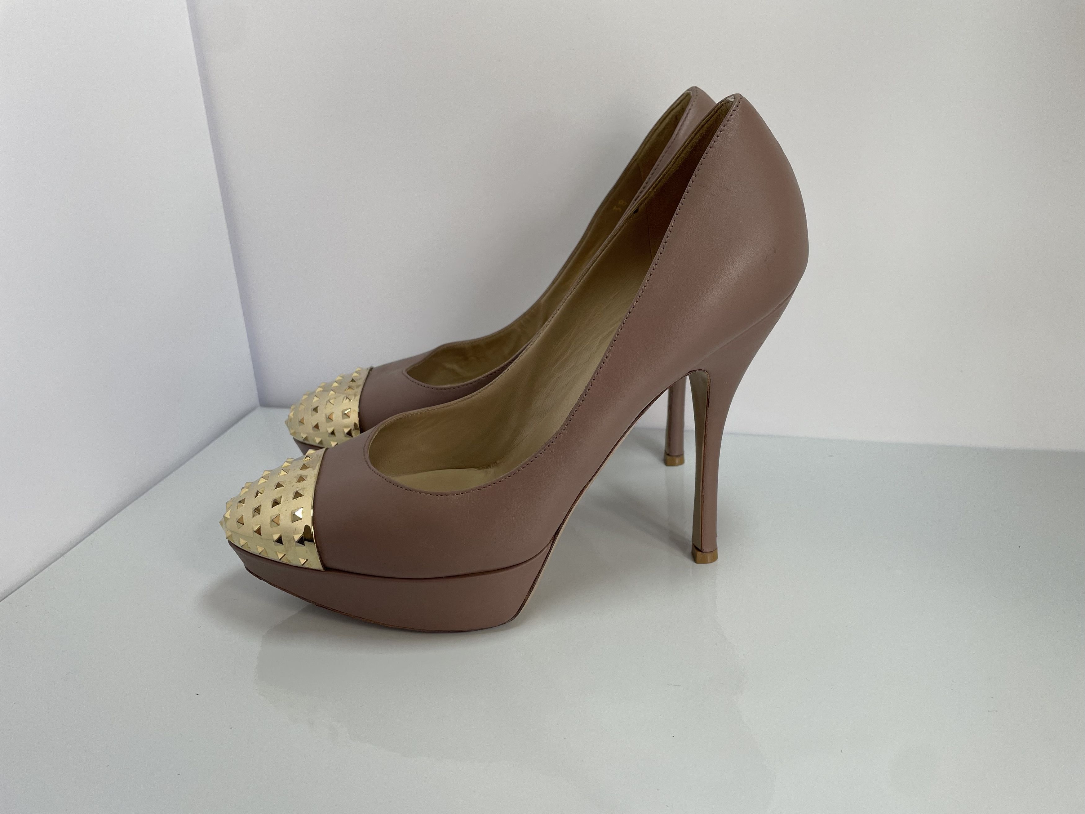 Valentino Valentino Garavani leather heels Size US 8 / IT 38 - 2 Thumbnail