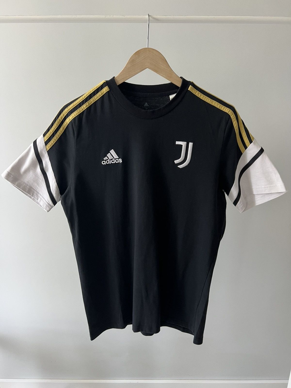 Adidas Juventus 2022/23 Training Football Shirt Jersey Adidas Men Size US M / EU 48-50 / 2 - 11 Thumbnail