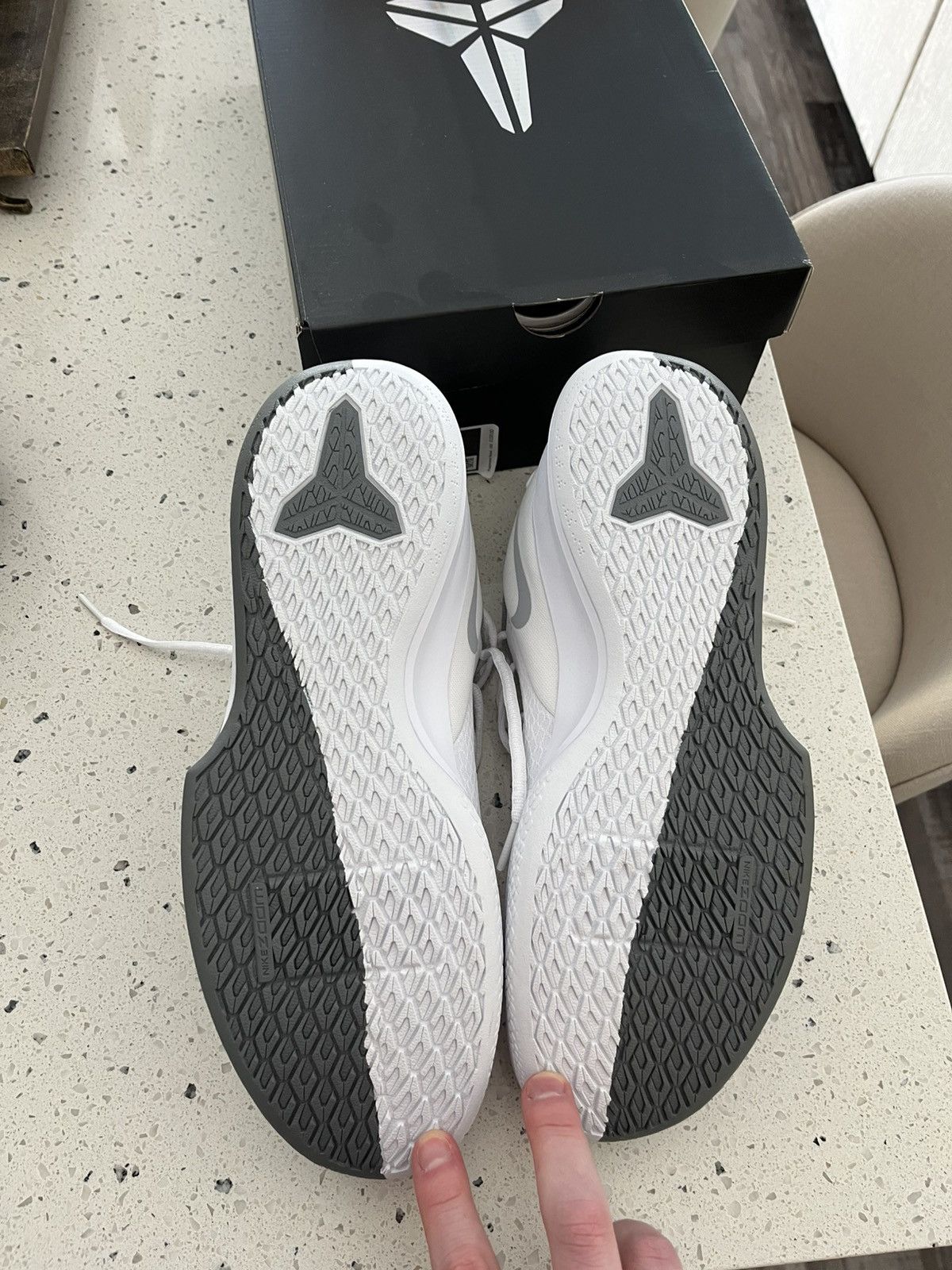 Nike Nike Kobe Fury 12.5 Size US 12.5 / EU 45-46 - 5 Thumbnail