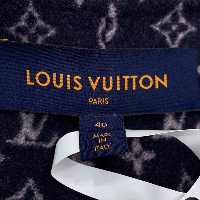 Louis Vuitton Louis Vuitton LV blue logo, coat2412-Nextarrow Size US XXS / EU 40 - 4 Thumbnail