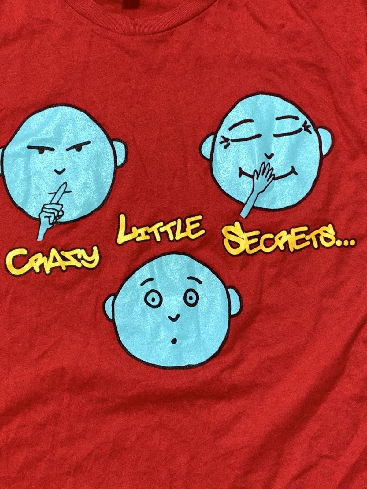 Band Tees × Vintage Vintage Y2K Crazy Little Secrets band tee big logo size XL Size US XL / EU 56 / 4 - 4 Thumbnail