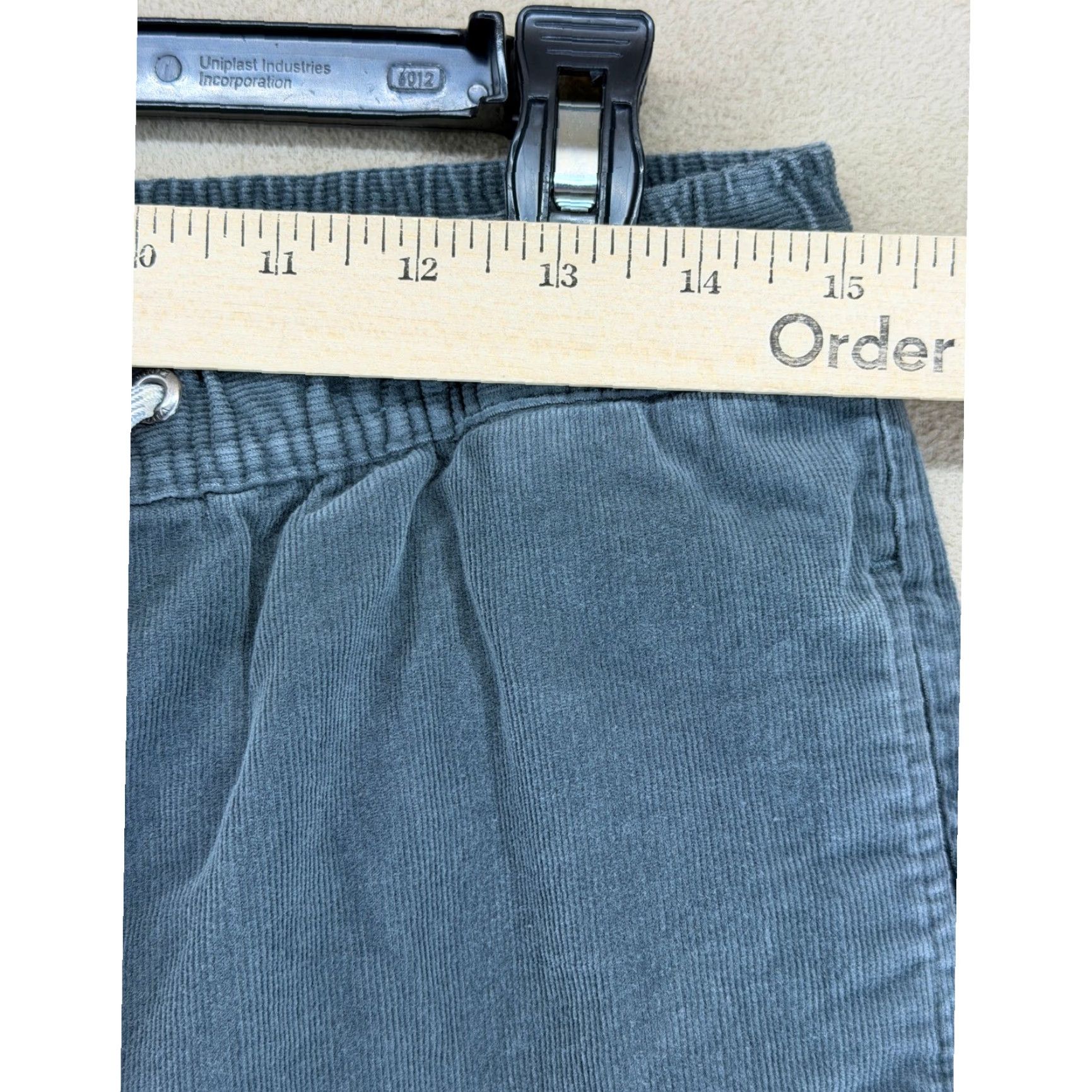 Vuori Vuori Mens Corduroy Jogger Pants Elastic Waist Drawstring Pockets M Green Front Flat Front Pockets Logo Tapered Casual Fall Spring Mens Size US 31 - 3 Thumbnail