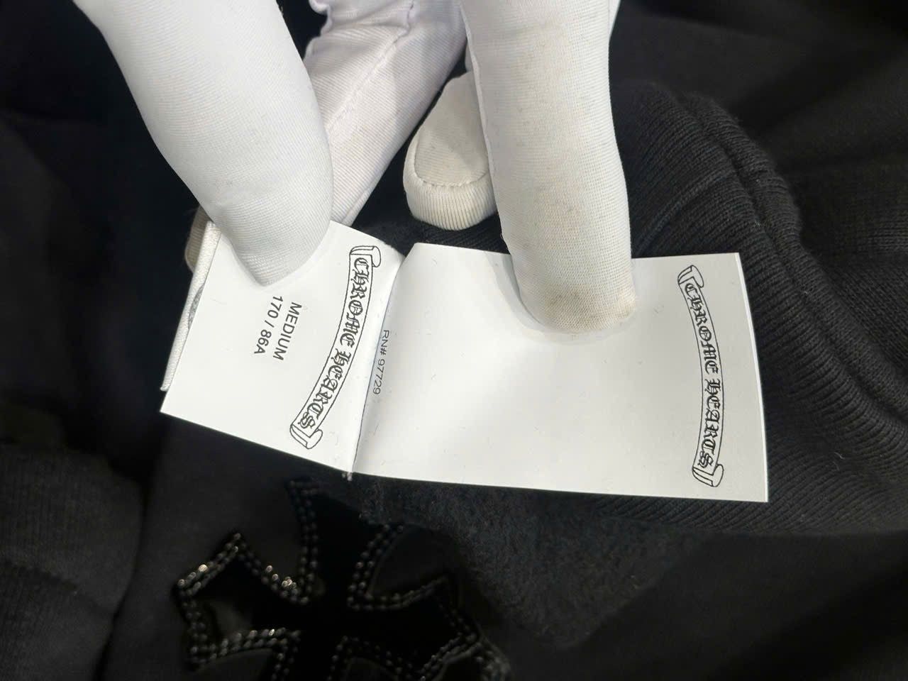 Chrome Hearts CHROME HEARTS PAPER JAM CEMETERY CROSS PATCH BLACK SWEATPANTS BLACK Size US 29 - 5 Thumbnail