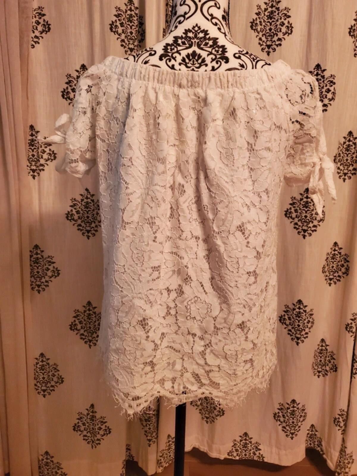 Other Beautiful Lace Top Size M / US 6-8 / IT 42-44 - 5 Thumbnail