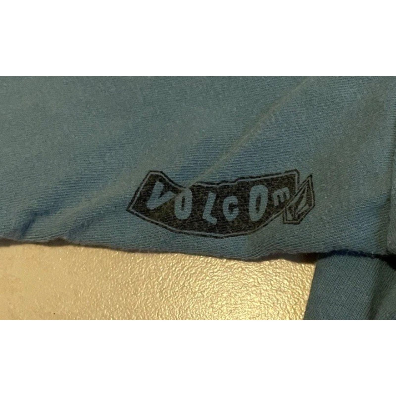 Quiksilver VINTAGE Volcom Shirt M Surf Skate Grunge 90s Y2K Beach Ocean Blue Graphic Tee Mens Size US M / EU 48-50 / 2 - 4 Thumbnail