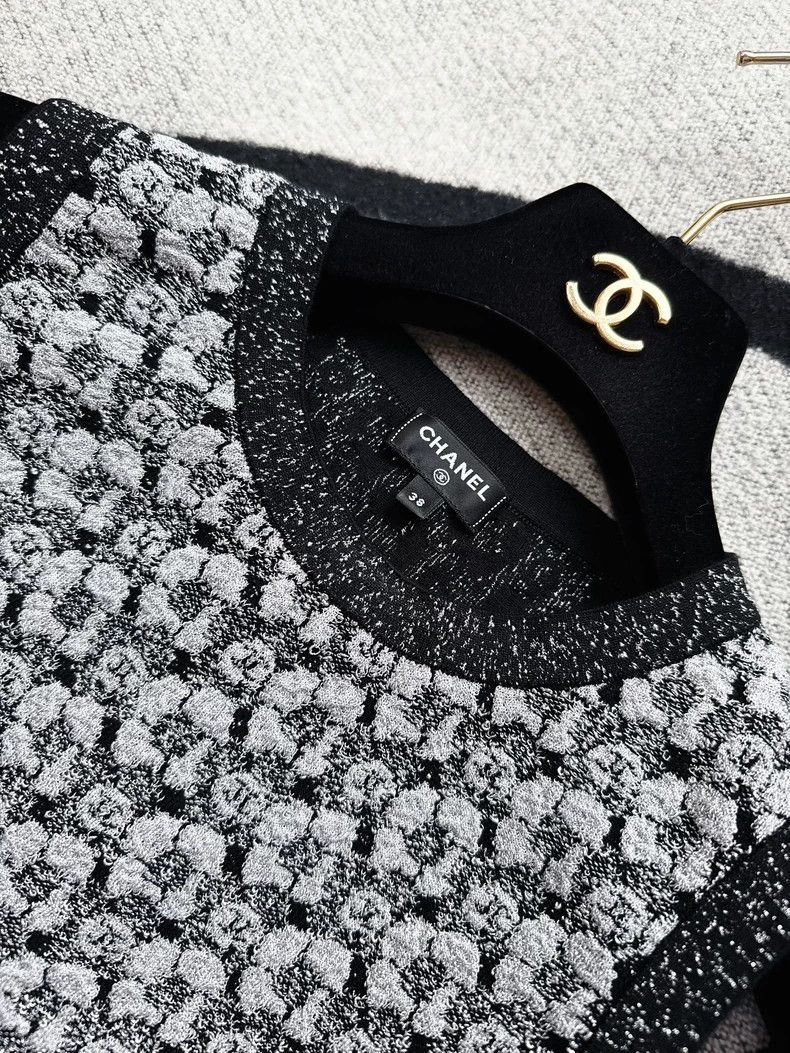 Chanel Chanel 23K camellia double C silver silk versatile vest Size XS / US 0-2 / IT 36-38 - 5 Thumbnail