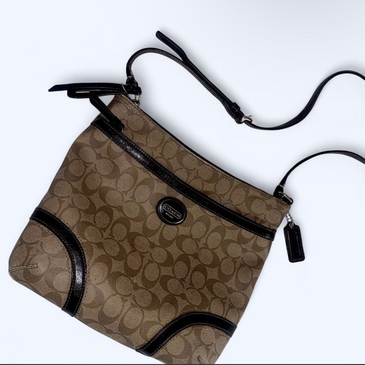 Coach Brown VINTAGE CROSSBODY COACH BAG!!!! Size ONE SIZE - 1 Thumbnail