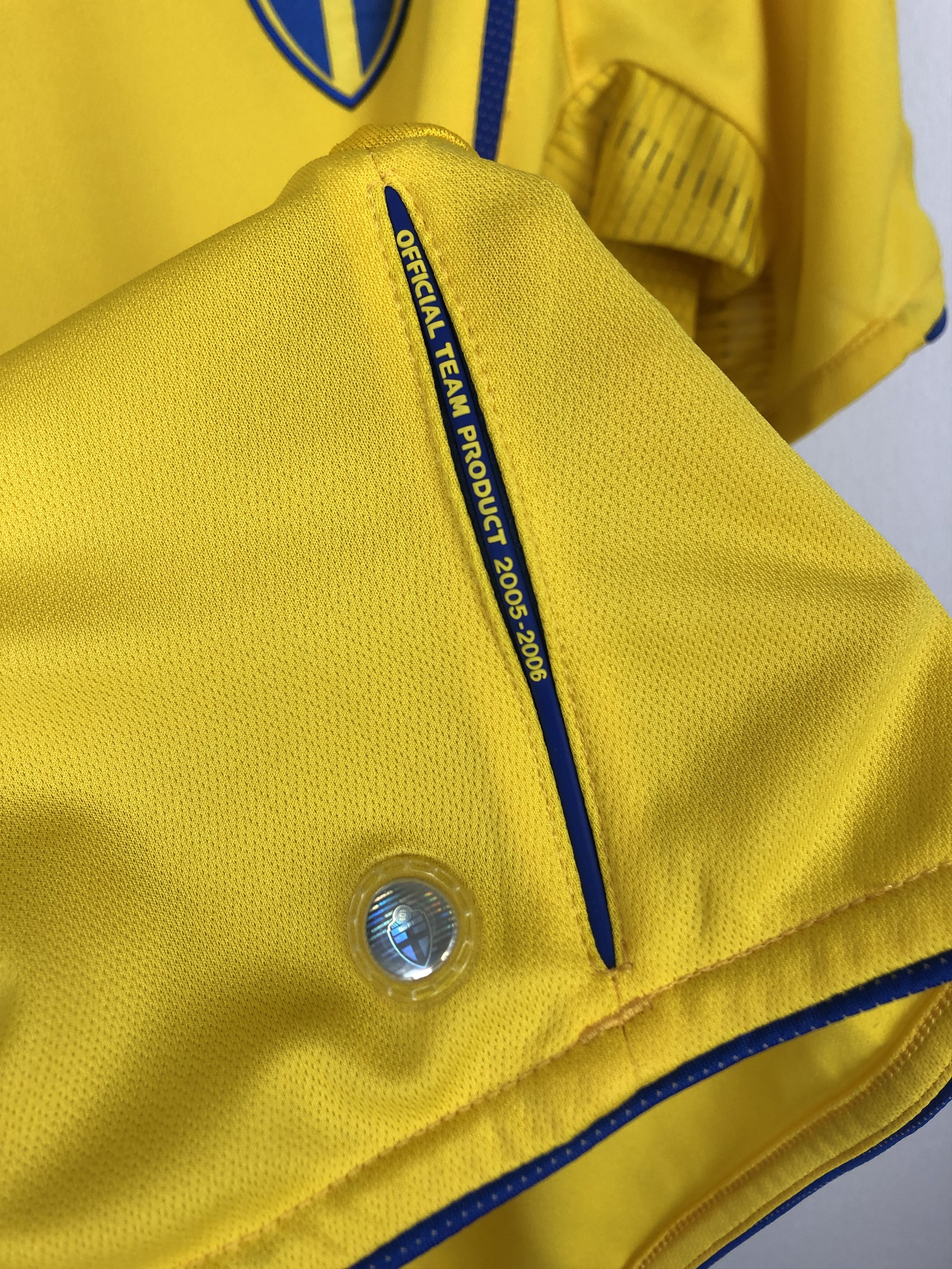 Umbro Sweden football shirt 2005 Soccer Umbro Jersey Tee Hype Size US M / EU 48-50 / 2 - 5 Thumbnail