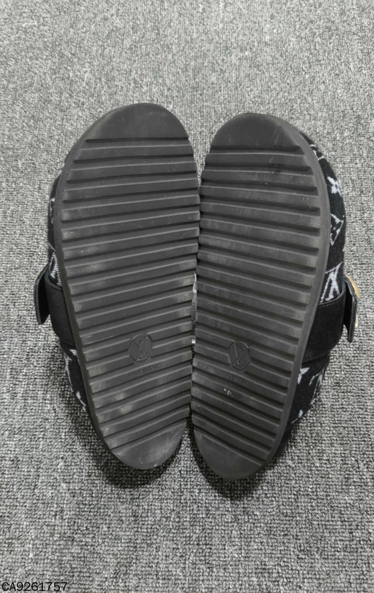 Louis Vuitton Louis Vuitton black all over print 98 New 37 sneakers Size US 6 / IT 36 - 6 Thumbnail